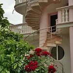 Gardenia باكوشتاني