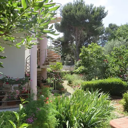 Gardenia Apartment *