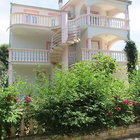 Gardenia Apartment Pakostane