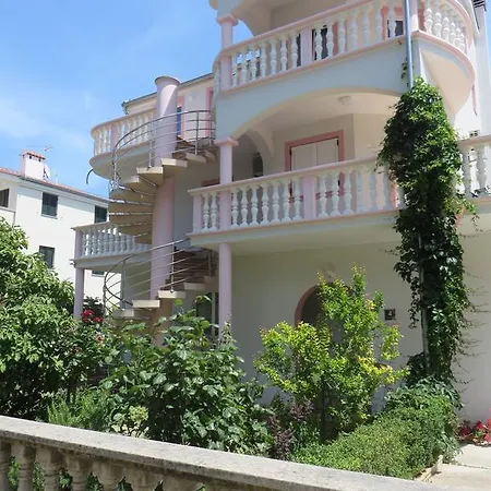 Gardenia Apartment *