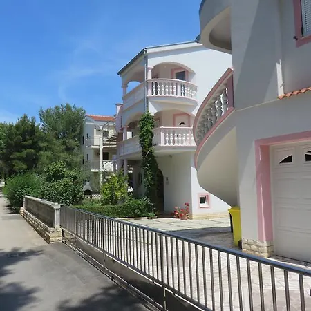 Apartment Gardenia Pakostane